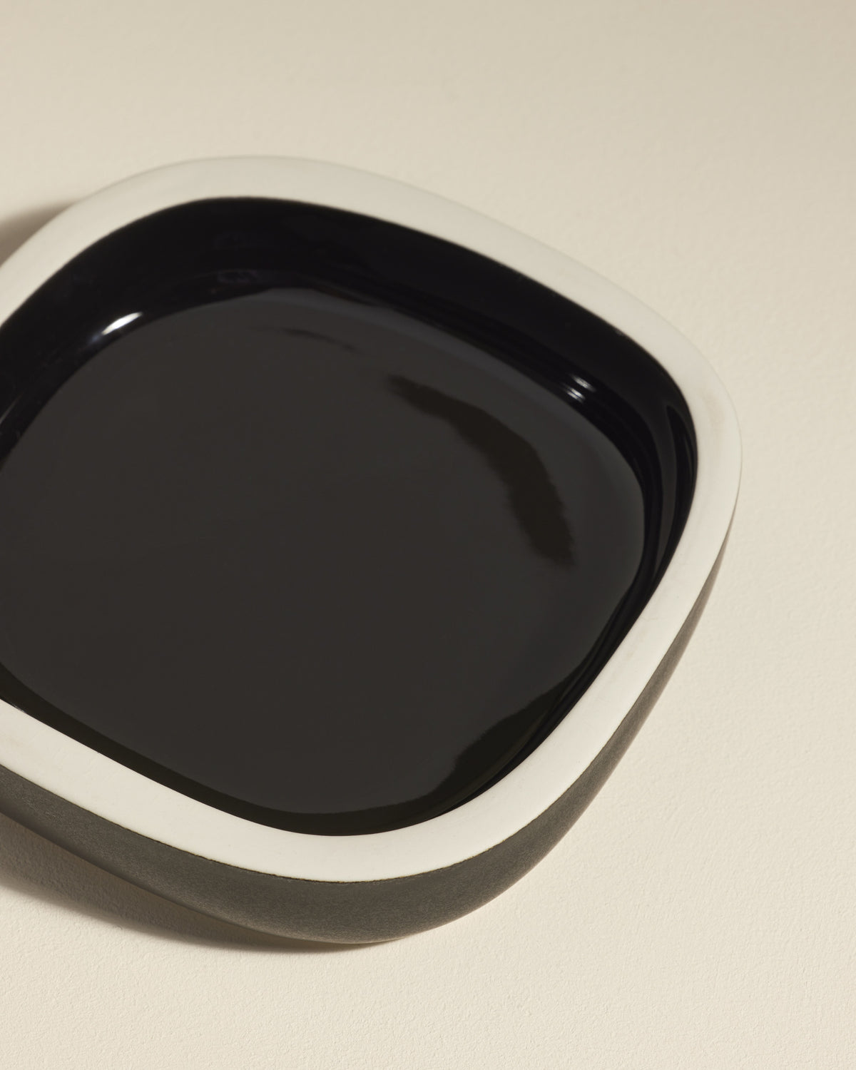 Vide poche Sicilia - Radis Noir design Maison Sarah Lavoine Radis noir Céramique 3