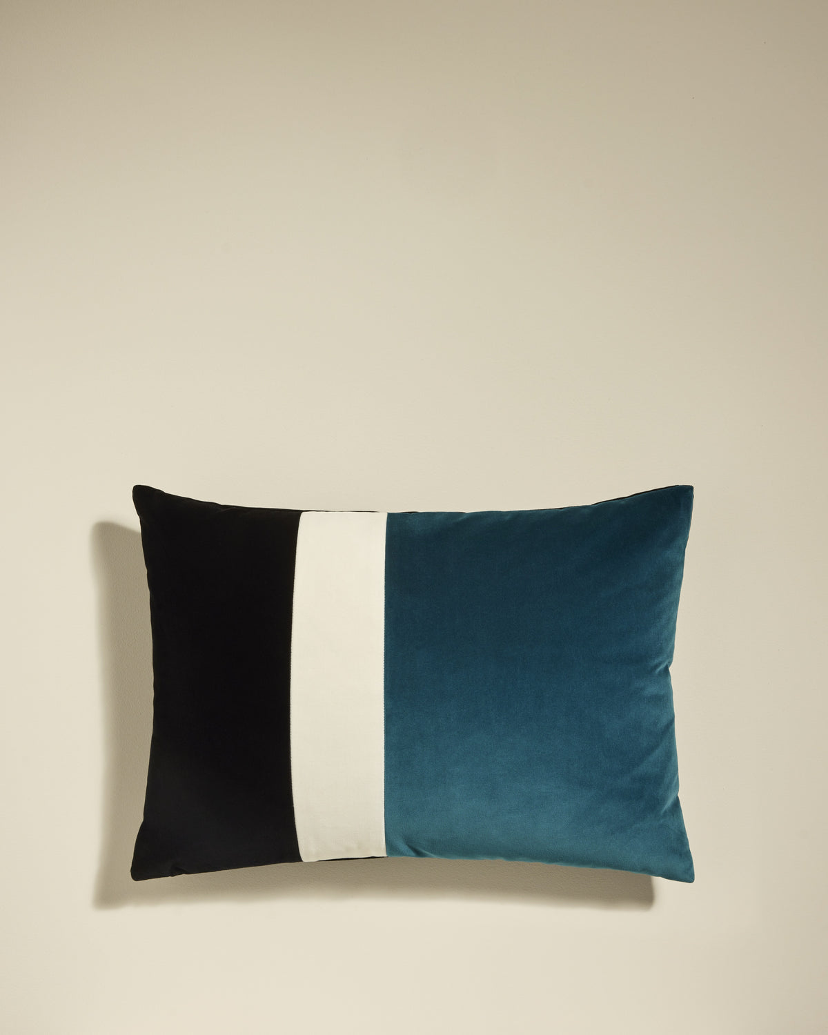 Sicilia cushion - Blue Sarah design Maison Sarah Lavoine Blue Sarah Velvet 55 cm 40 cm 1
