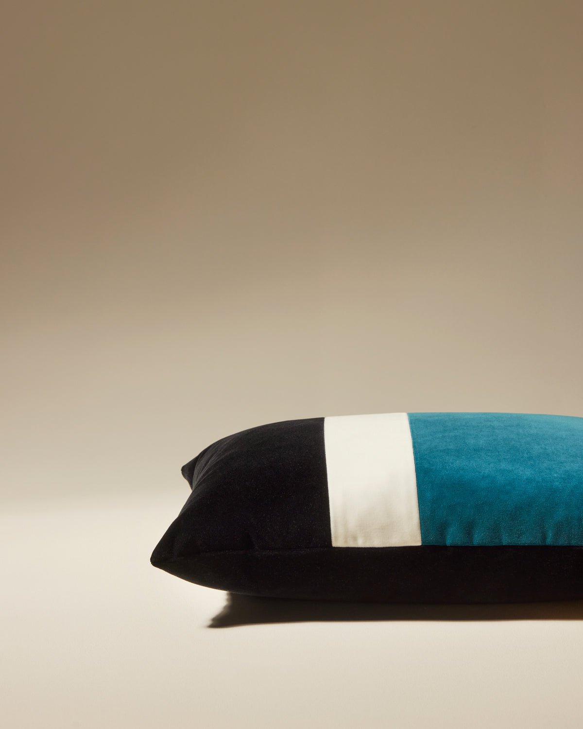 Sicilia cushion - Blue Sarah design Maison Sarah Lavoine Blue Sarah Velvet 55 cm 40 cm 3