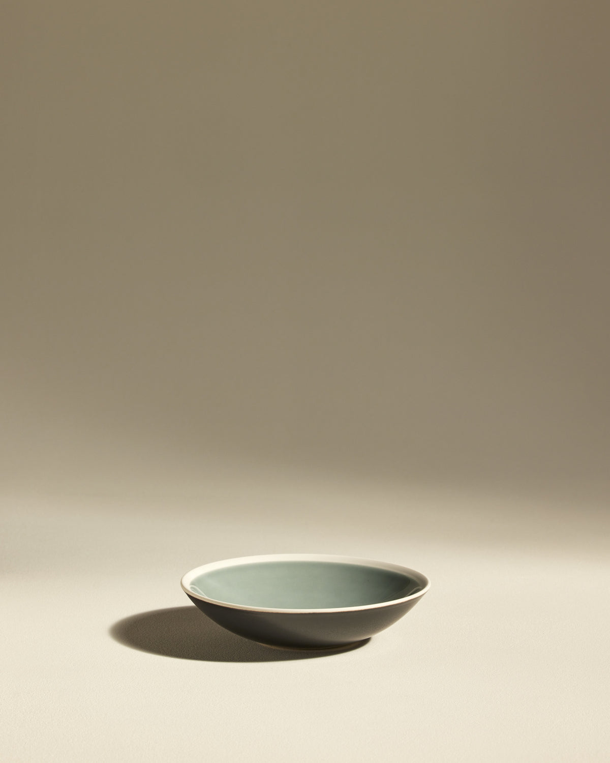Assiette creuse Sicilia - Pousse de Tilleul design moderne Maison Sarah Lavoine Pousse de Tilleul Céramique   1
