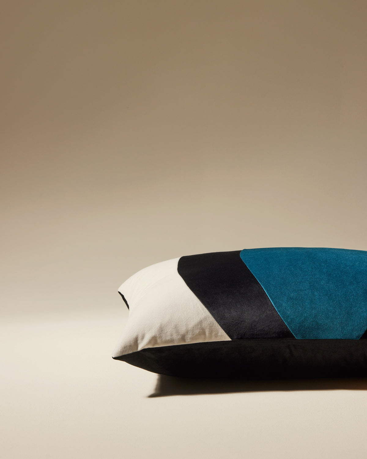 Coussin Lune - Bleu Sarah design Maison Sarah Lavoine Bleu Sarah Velours 55 cm 40 cm 3