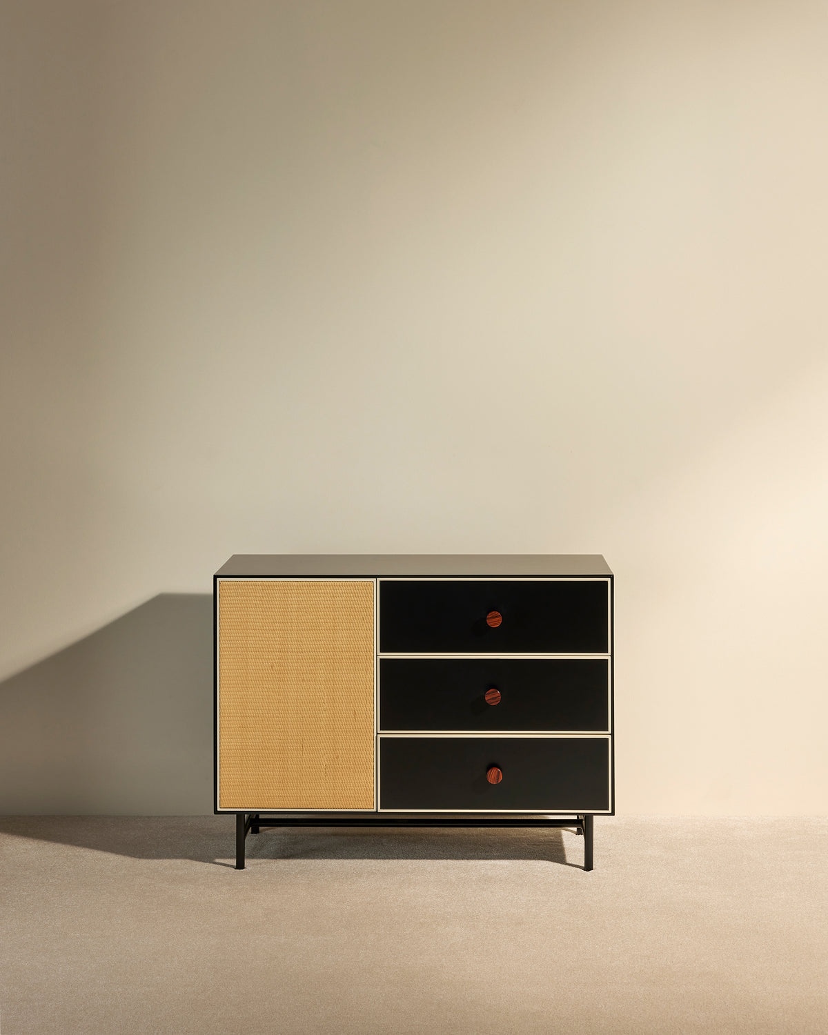Commode Essence - Noir moderne Maison Sarah Lavoine Noir Moelle de rotin 100 cm 75 cm 1