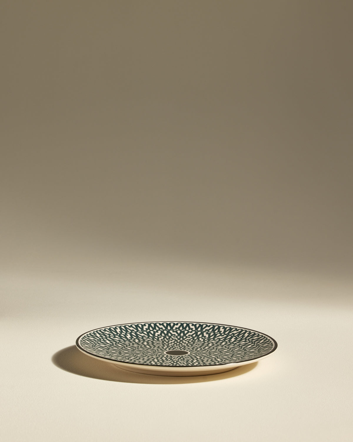 Sarah flat plate - Bleu Sarah modern design Maison Sarah Lavoine Bleu Sarah Céramique 1