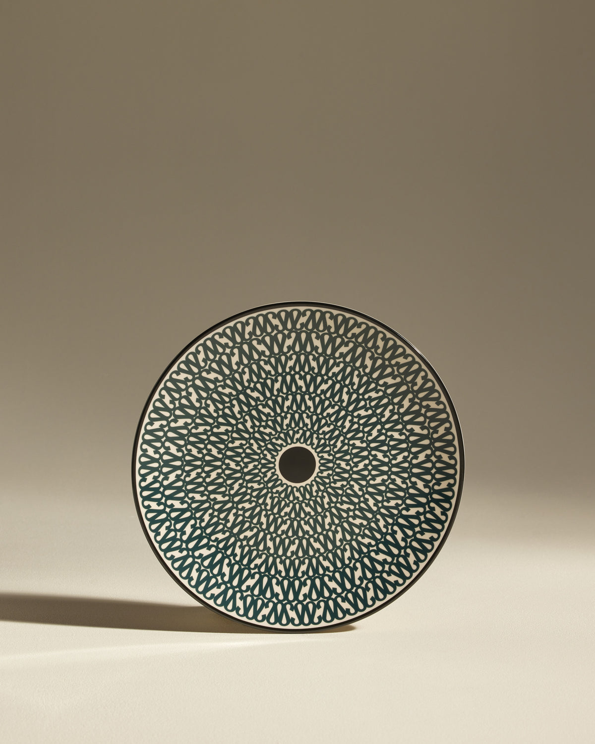 Sarah flat plate - Bleu Sarah modern design Maison Sarah Lavoine Bleu Sarah Céramique 2