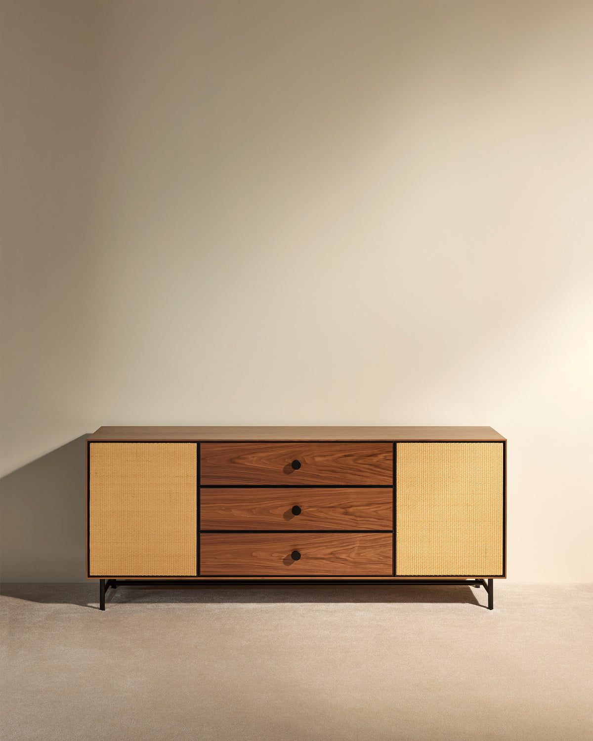 Enfilade Essence - Noyer moderne Maison Sarah Lavoine Noyer Moelle de rotin 180 cm 75 cm 1
