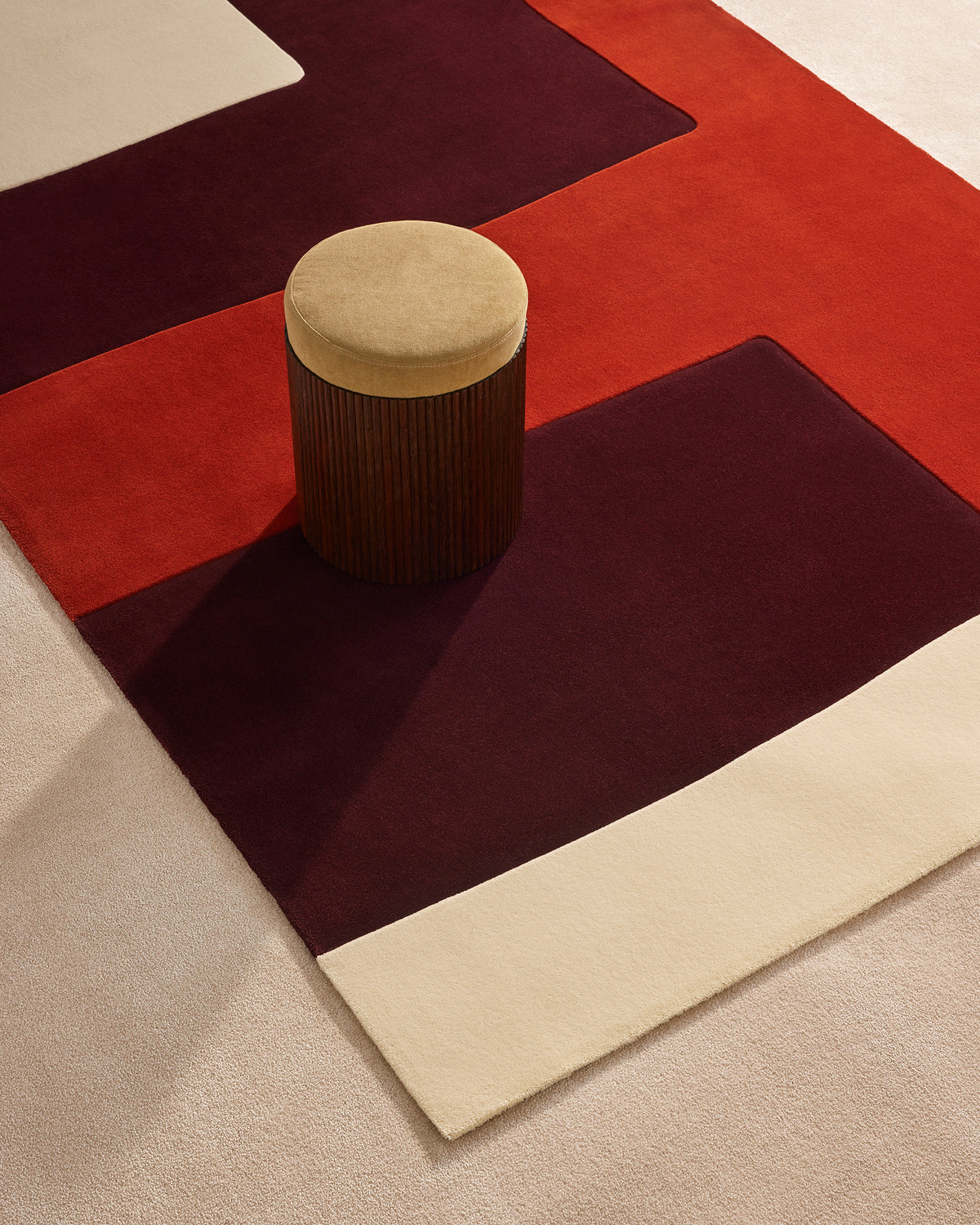 Tapis Esprit Libre - Aubergine design Maison Sarah Lavoine Aubergine Laine Petit : 170 cm | Moyen : 200 cm Petit : 240 cm | Moyen : 300 cm 2